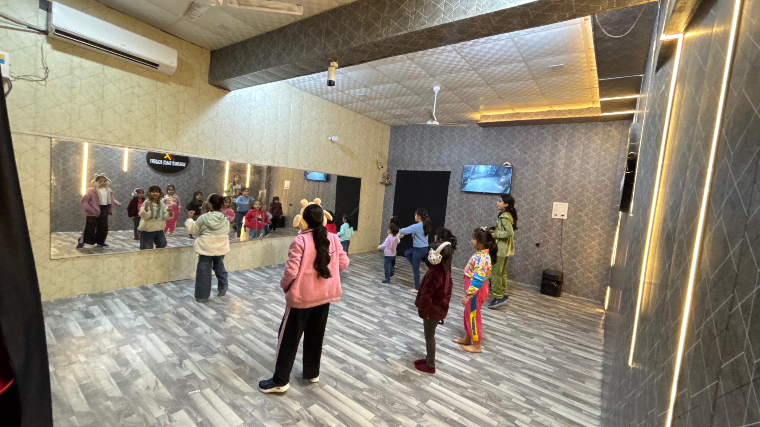 WhatsApp Image 2025-12-04 at 23.56.08